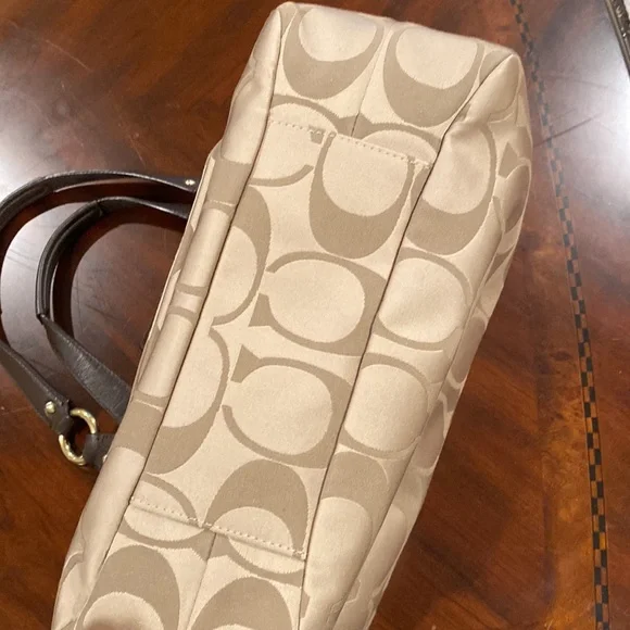 Coach purse, signature hobo - Picture 3 of 5